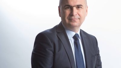 Bolojan la discuția moțiunii de cenzură numită “Stop politizării companiilor publice! Stop trivializării proprietății publice!”: Scopul proiectului pentru remodelarea companiilor publice este profesionalizarea și eliminarea implicării politice din companiile deținute de stat.
