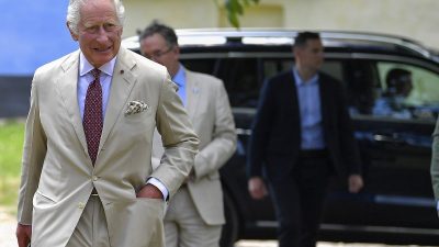Medicul controversat utilizează discursul din cadrul conferinței partidului Reform UK, condus de Nigel Farage, pentru a asocia cancerul regelui Charles cu vaccinul anti-COVIDea noastră”