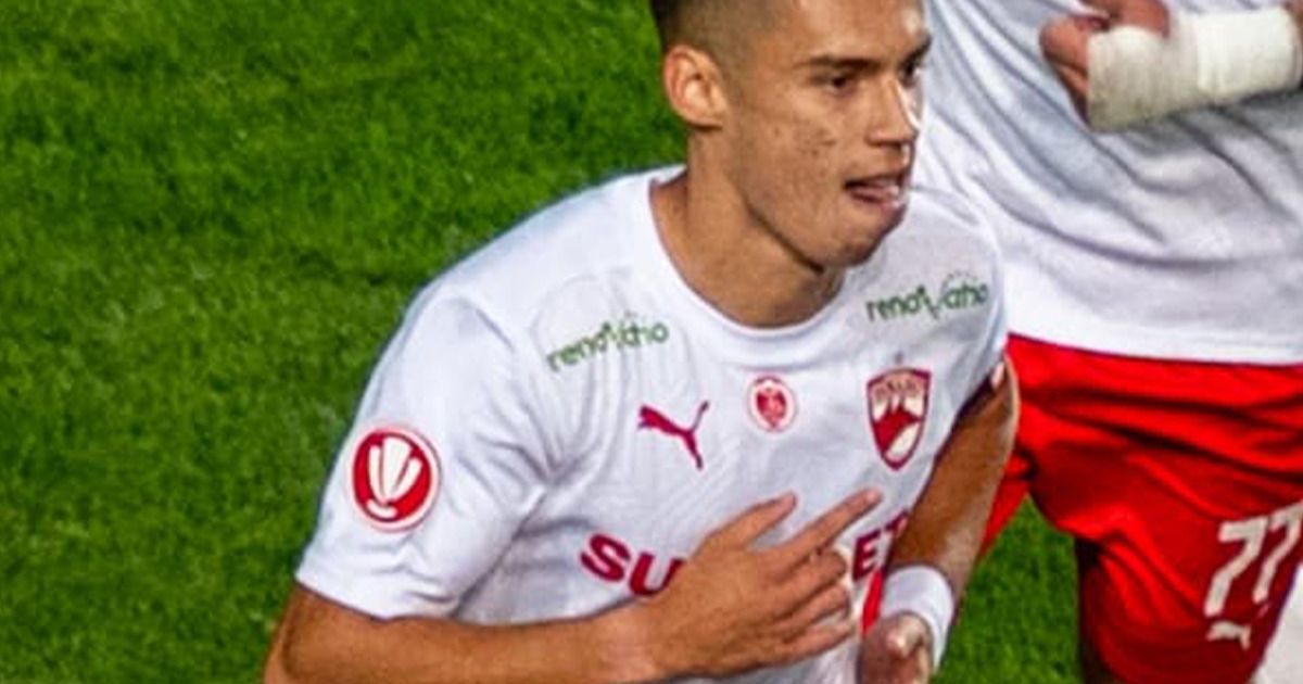 Titlul postării de știri ar putea fi reformulat astfel: “Un gol demn de un campion” / Videoclip. Cătălin Cîrjan, lovitura de mare calitate înscrie gol în poarta echipei Petrolul.
Sau, într-o altă variantă:
“Execuție de mare clasă” / Înregistrare video. Cătălin Cîrjan marchează un gol spectaculos în poarta formației Petrolul.
Sau:
“Un moment de geniu” / Înregistrare video. Cătălin Cîrjan înscrie un gol de excepție în poarta echipei Petrolul.