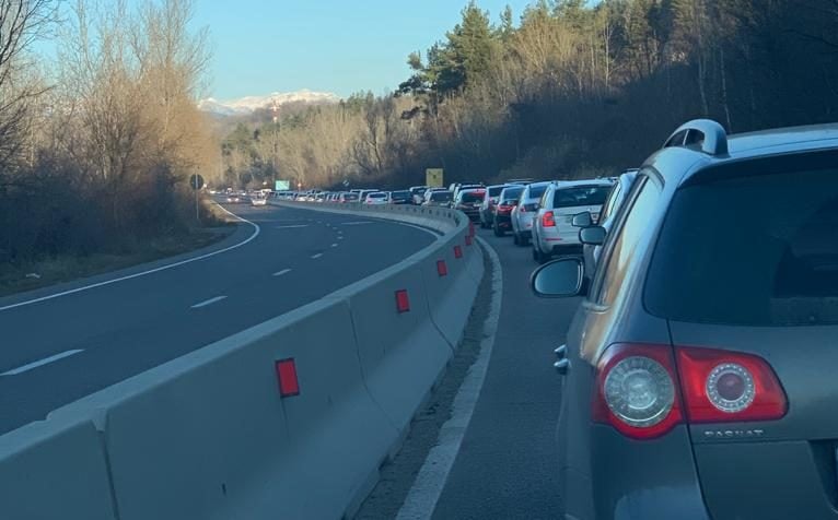 Restricții de circulație pe drumurile naționale DN 1 și DN 1B din Prahova, în perioada 2 octombrie – 17 octombrie, pentru lucrări de reparație la poduriea noastră”