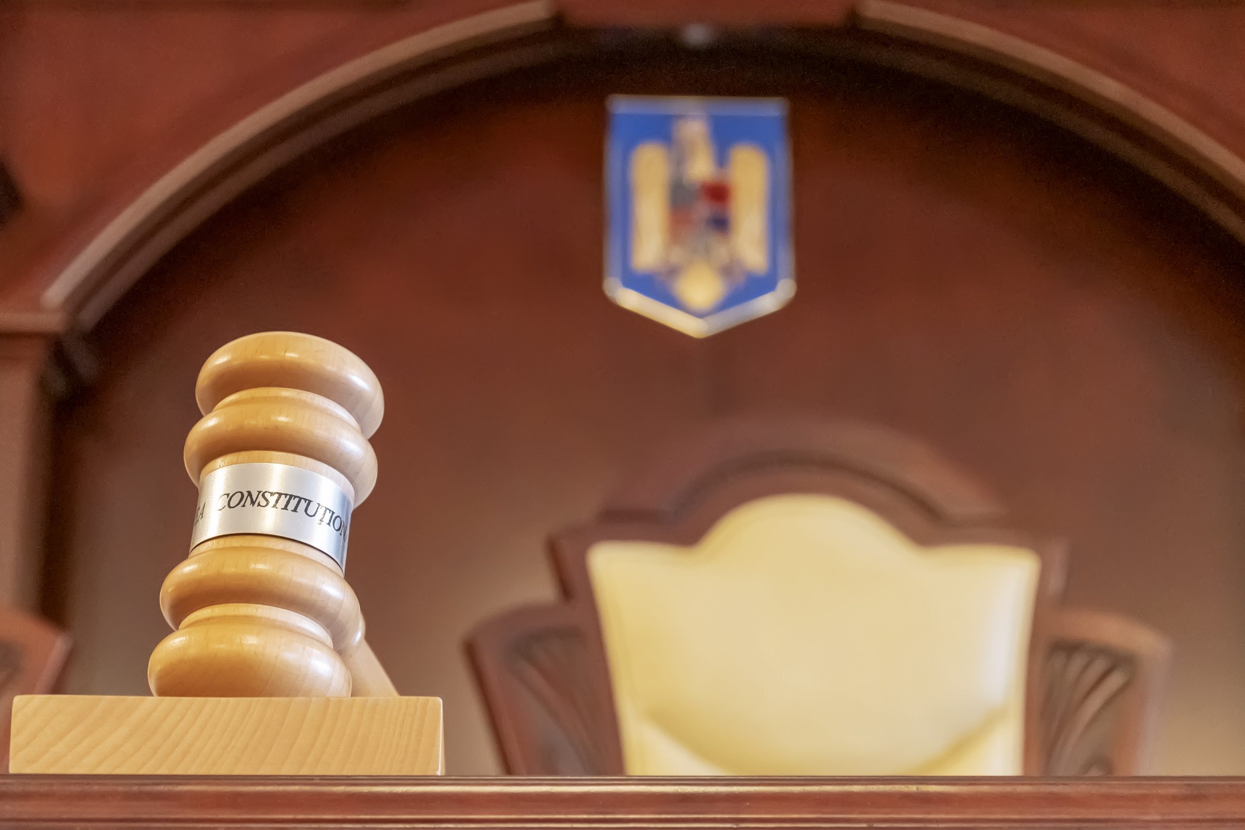 Curtea Constituțională urmează, din nou, să discute reforma pensiilor pentru magistrați, după două amânări / Se așteaptă ca judecătorii CCR să ia o decizie și în ceea ce privește proiectul care se referă la măsurile fiscale, din a doua serie de acțiuni pentru reducerea deficitului.