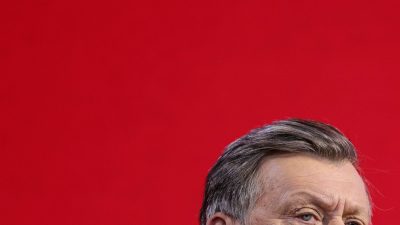 Crin Antonescu: „Trebuie să luăm o decizie. Dacă AUR este considerat un partid extremist, să fie dovedit în instanță și interzis legal” / „Susținerea pentru Călin Georgescu nu provine de la persoane naiv sau ușor de manipulat”ea noastră”