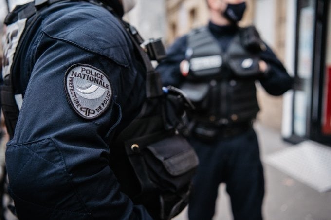 Un bărbat împușcat mortal de poliție după ce a atacat cu un cuțit mai mulți oameni într-un hotel din Marsiliaea noastră”