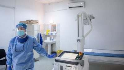 Cercetători din Franța: COVID-19 determină complicații vasculare pe termen lung, în special la femeiea noastră”