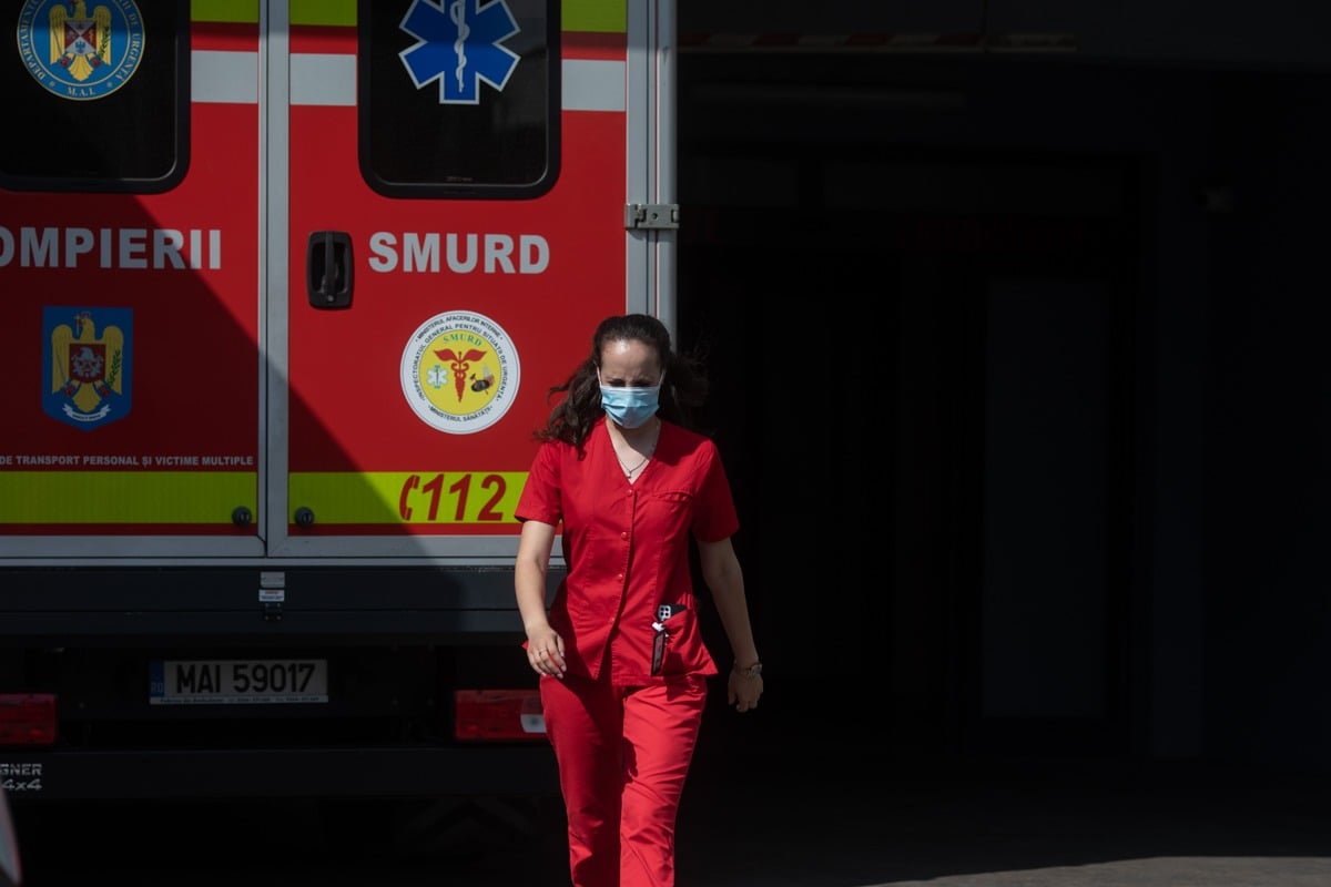 Investigație Poliției după decesul unui pacient la Spitalul Județean Reșița, suspect de ruperea unei trepte sub greutatea saea noastră”