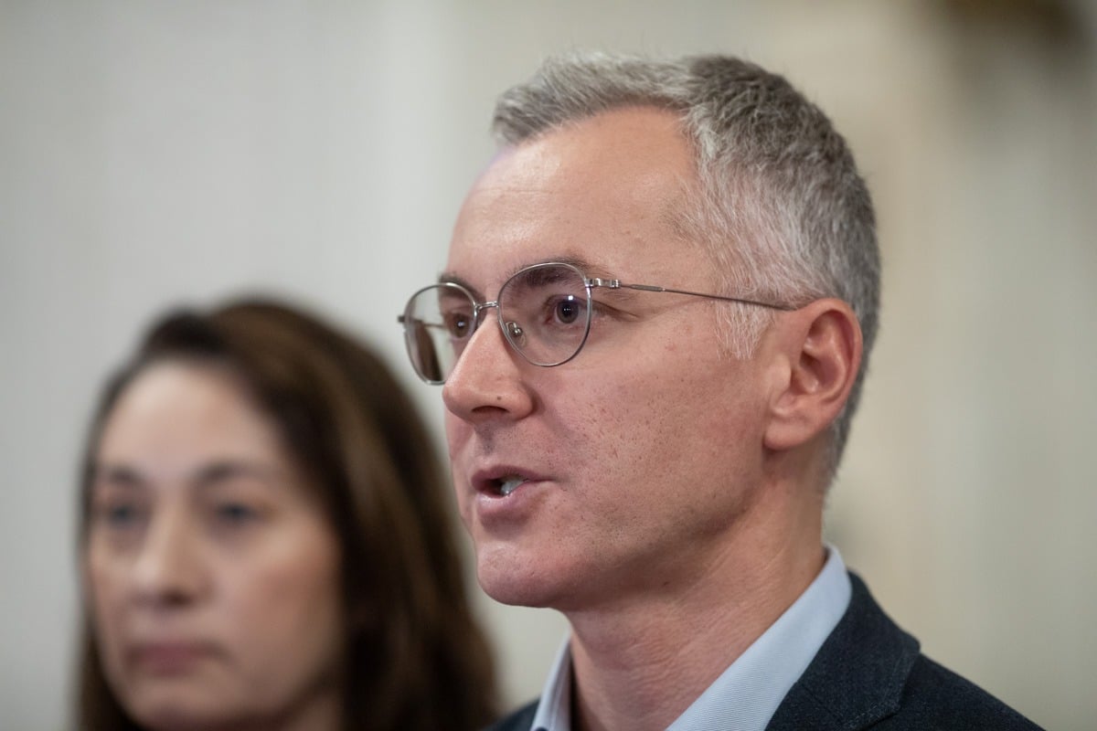 Stelian Ion, deputat USR, avertizează asupra confiscării sumelor împrumutate ilegal de către cămătari și solicită legi stricte pentru combaterea cămătăriei, fără a lăsa spațiu de manevră infractorilorea noastră”