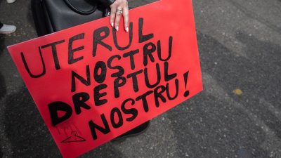 Doi deputați soț și soție, aleși în Parlament pe listele Partidului pentru Orașe și Tineret, au depus la Senat prima propunere legislativă pentru incriminarea avortuluiea noastră”