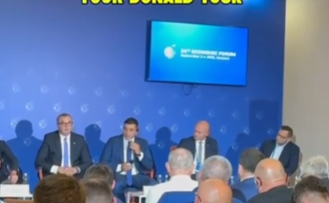 George Simion l-a numit pe Premierul Poloniei, Donald Tusk, “slugă” și “marionetă” chiar la domiciliul acestuia ( conform Dr. Adrian Băzăvan) – clip video