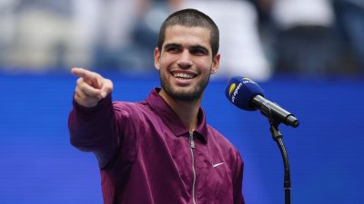 Iată o reformulare a titlului: “Rezumat și scorul întâlnirii dintre Alcaraz și Djokovic: meciul de semifinale de la Turneul de tenis din Statele Unite deschis”