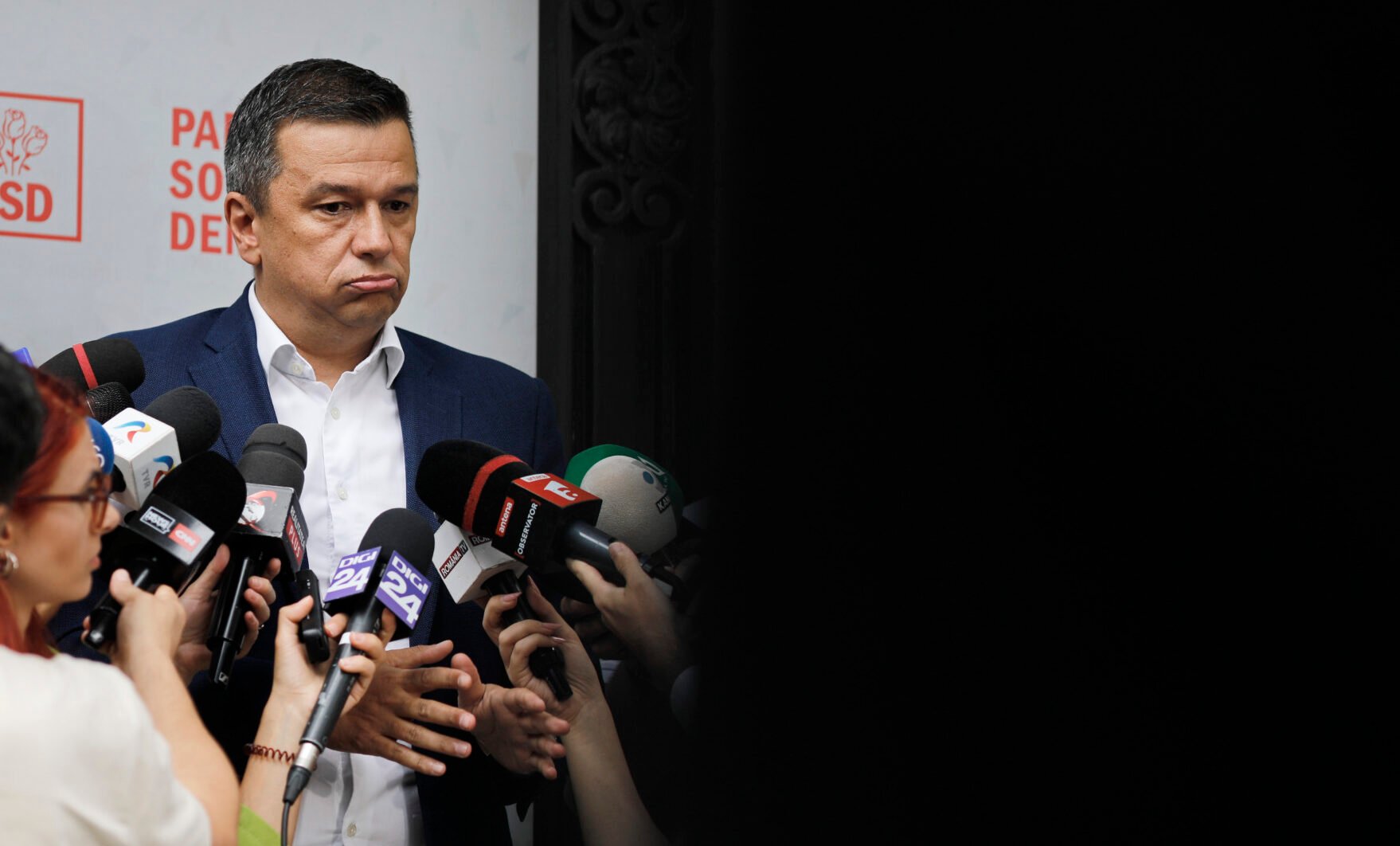 Sorin Grindeanu propune o nouă temă privind potentiale tensiuni în coaliție, solicitând clarificări urgente despre creșterea plafonului pentru adaosul comercial la alimentele de bază, conform unor zvonuri ce indică modificarea planificată din 1 octombrieea noastră”