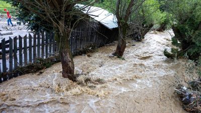 Alertă de cod galben pentru inundații în nouă județe, hidrologii avertizează despre creșteri bruște ale apelor pe versanți, torenți și pâraie în întreaga țarăea noastră”