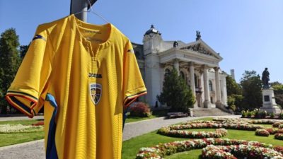 Echipa națională de tineret a României își începe aventura în calificările pentru Campionatul European de Fotbal din anul 2027! România U21 se confruntă cu Kosovo U21, azi, de la ora 18:30, și puteți urmări meciul live pe o platformă de transmisie sportivă profesionistă.