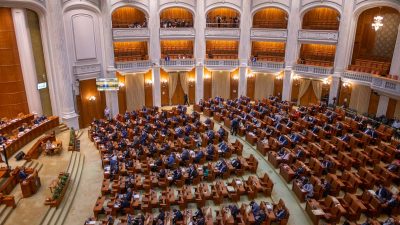 Formațiunea extremistă AUR anunță că a depus patru inițiative de suspendare a guvernuluiea noastră”