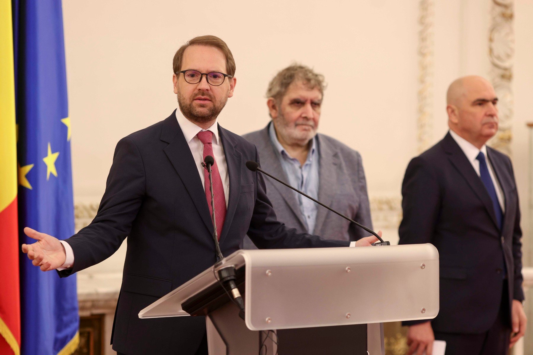 Dominic Fritz: Președinta Maia Sandu are nevoie de sprijinul fiecărui vot pentru a menține Moldova pe calea europeană, iar în Timișoara se poate vota. Dacă ai prieteni sau colegi care pot vota mâine, informează-i că îi susții; fiecare vot reprezintă o declarație de libertateea noastră”
