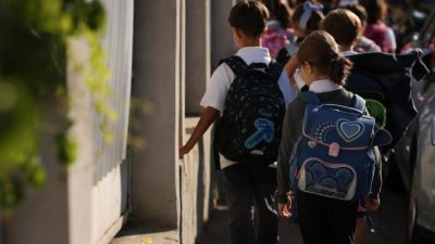 Elevii de clasa a V-a vor beneficia de burse de merit pentru anul școlar 2025-2026, în funcție de media notelor din primele două module, iar prima tranșă va fi acordată pe 20 februarieea noastră”