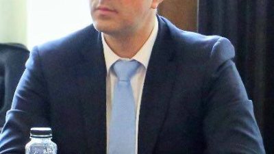 Ionuţ Moşteanu abordeaza conflictul dintre Boloş și Ciolacu: Ciolacu il prețuia mult pe Boloș; păreau două mijloace inseparabile. Am puternica suspiciune ca Boloş i-a instruit pe Ciolacu această strategie nociva din care ne confruntam inca.