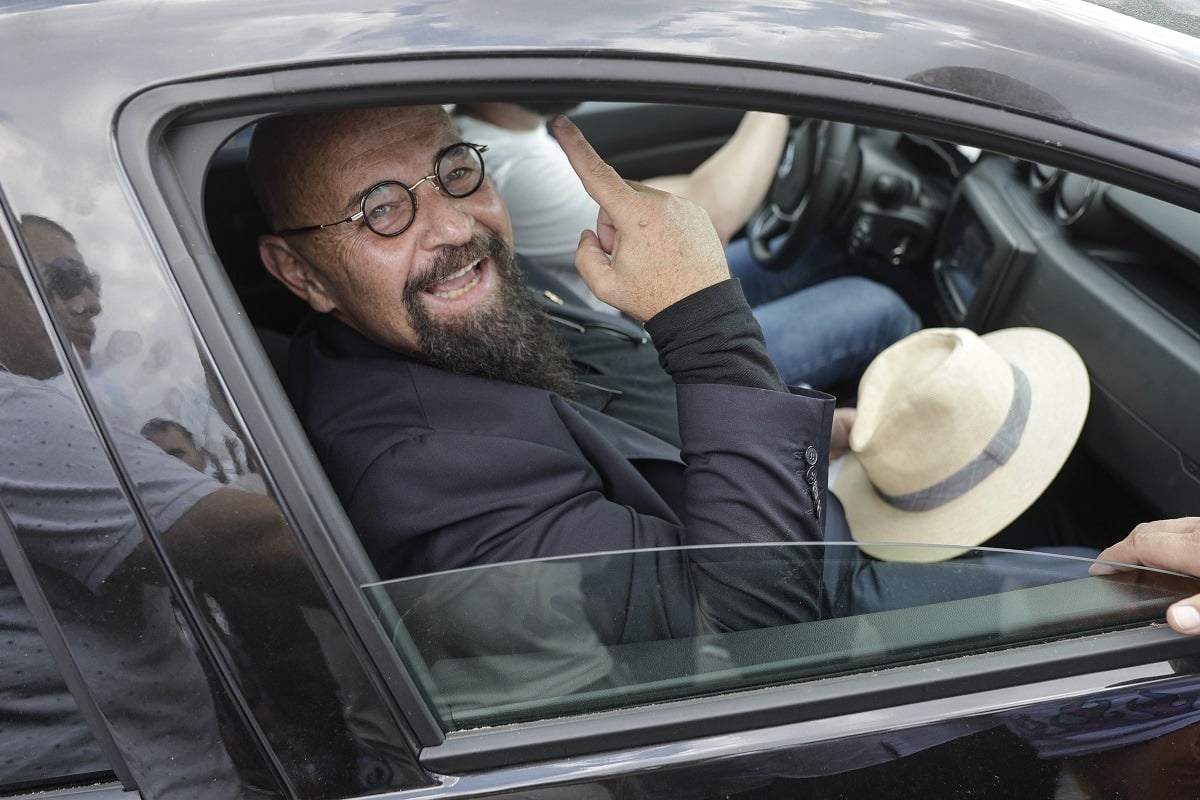 Piedone anunță înființarea propriului partid după plecarea din PUSL și renunțarea la candidatul pentru Primăria Capitalei, având planuri mai ambițioase; Șeful suspendat al ANPC se află sub control judiciar într-un dosar DNAea noastră”