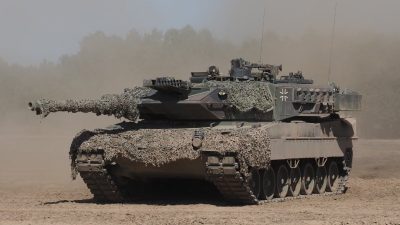 Guvernul Ceh a aprobat cumpărarea a 44 de tancuri Leopard 2A8 din Germaniaea noastră”