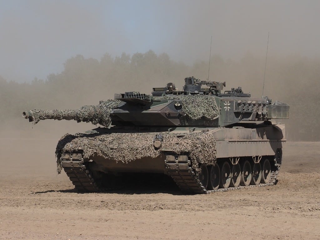Guvernul Ceh a aprobat cumpărarea a 44 de tancuri Leopard 2A8 din Germaniaea noastră”