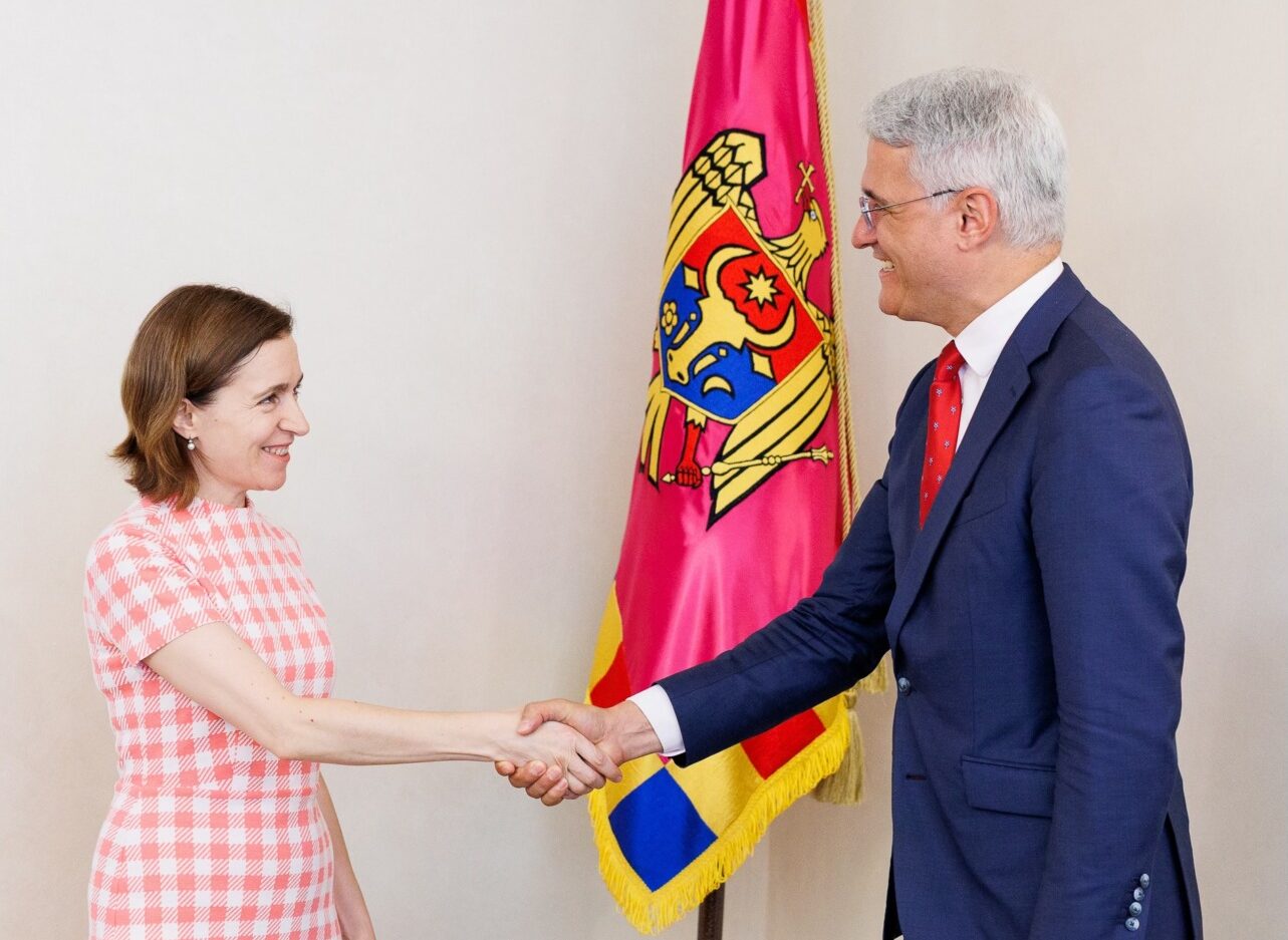 Ministrul Dragoș Pîslaru: Moldovenii pot vota mâine pentru stabilitate, dezvoltare și securitateea noastră”