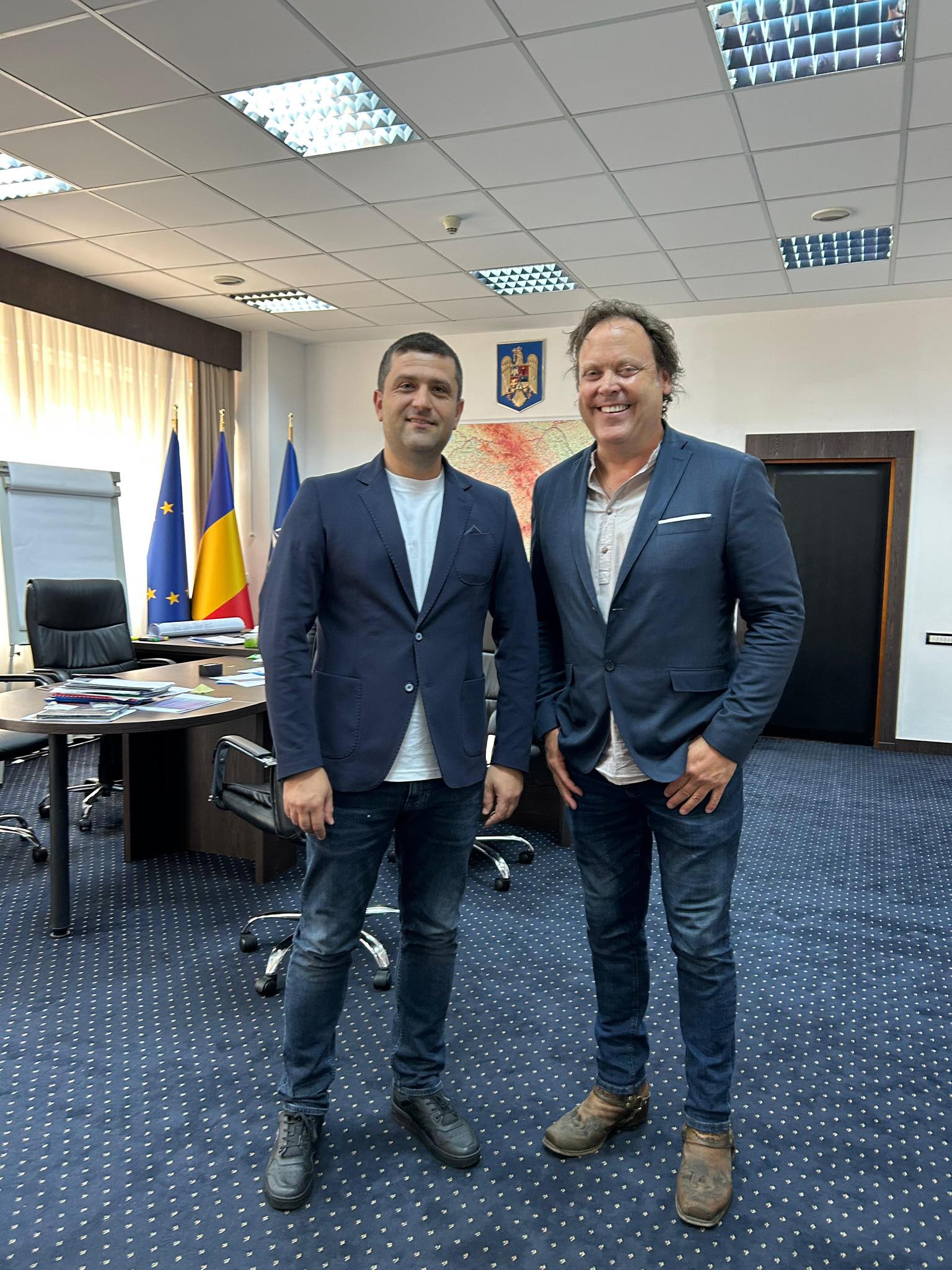 Ministrul Economiei anunță că Charlie Ottley a solicitat cetăţenia română, dar procesul este încă blocat în labirintul birocratic.