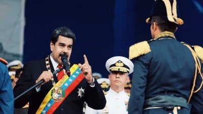 Președintele Nicolas Maduro acuză că opt nave militare americane cu 1.200 de rachete și un submarin urmăresc Venezuelaea noastră”