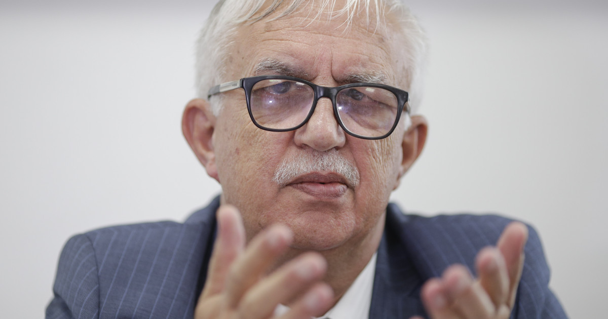 Președintele Înaltei Curți de Casație și Justiție, Augustin Zegreanu, estimează că modificările aduse legislației privind pensiile judecătorilor și procurorilor vor fi declarate neconstituționale de către Curtea Constituțională. În același timp, el critică declarațiile lui Bolojan, considerând că demisia acestuia pare a fi mai degrabă o pledoarie pentru intimidare.