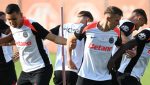 Iată o reformulare a titlului: “Fc Steaua bucurești are o soluție surprinzătoare pentru a păstra jucătorul Cercel în echipă”.