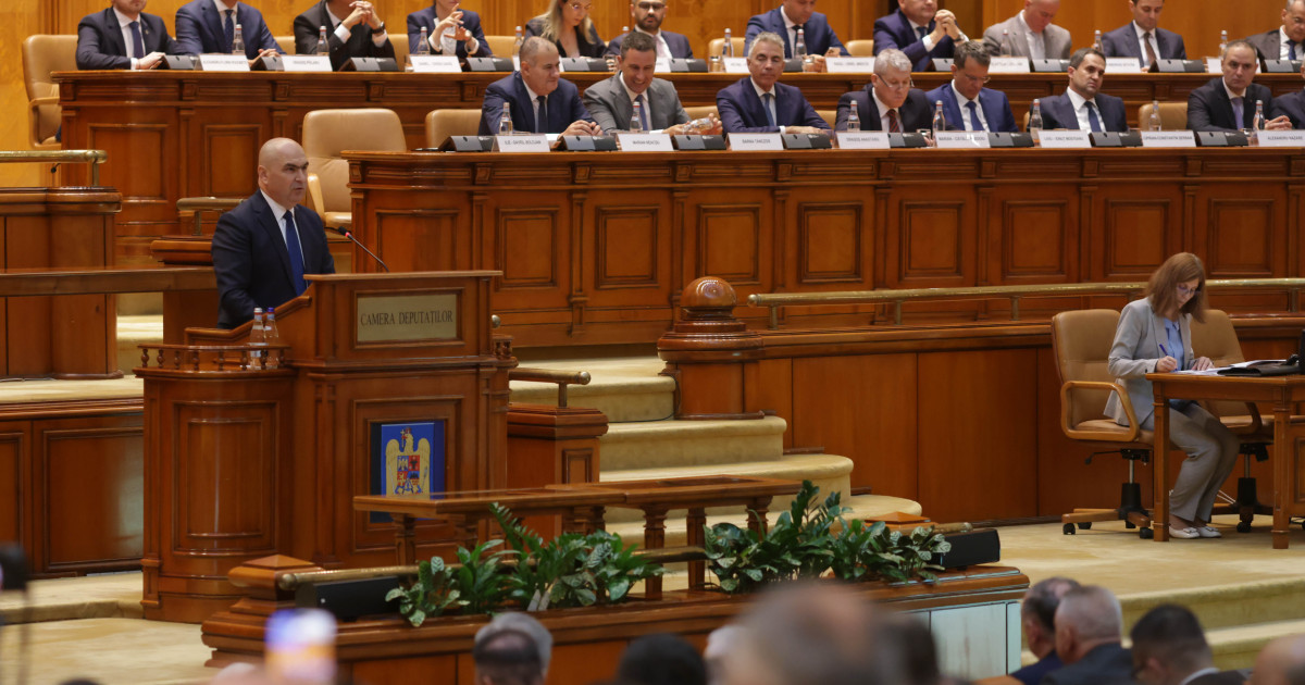 Partidul AUR a depus moțiuni de cenzură înCamera Deputaților, într-o ședință cu o prezență redusă. Forțele politice din opoziție critică dur guvernul, acuzându-l de a promova o “politica legislativa abuzivă”.