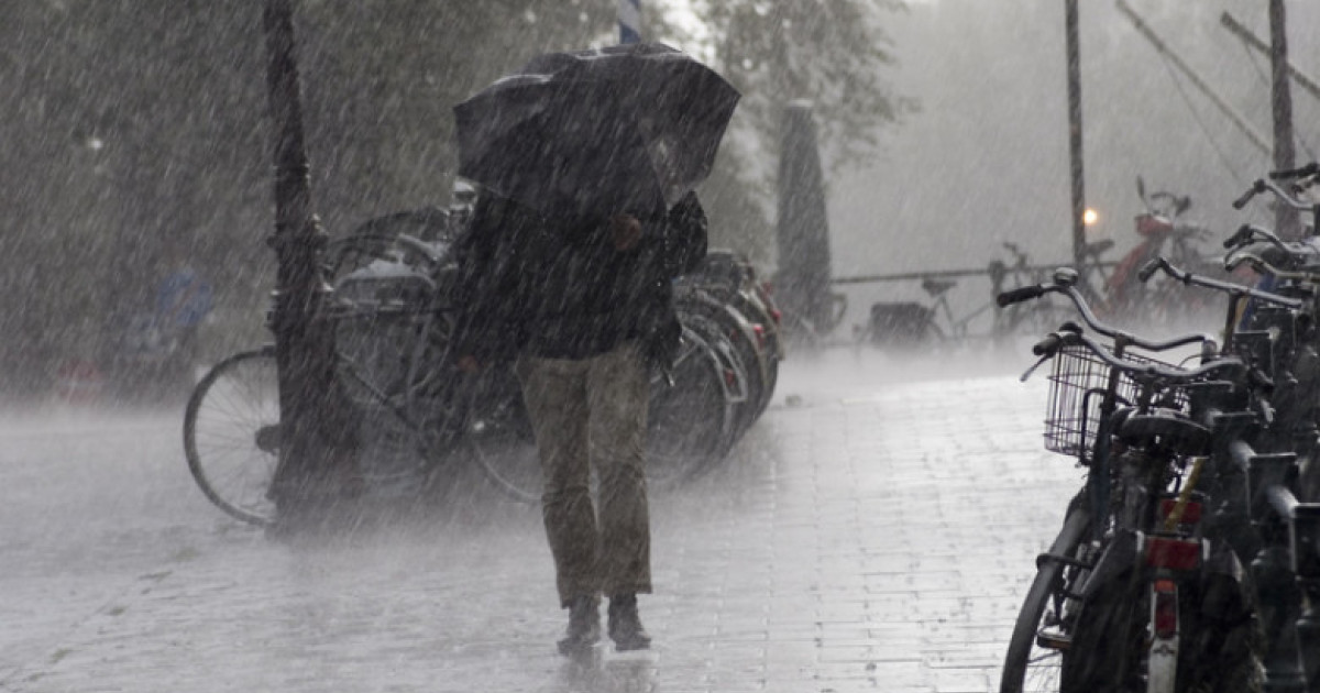Iată o reformulare a titlului: “Avertizare meteo: Nouă alertă de furtuni puternice și ploi abundente în opt zone ale țării, conform Serviciului Național de Meteorologie”.