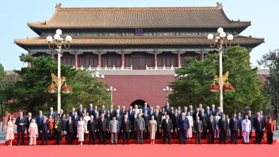 Oana Ţoiu, în urma apariţiei ex-premierilor Adrian Năstase şi Viorica Dăncilă la defilarea din China: Ambasada română a fost oficial invitată în China, dar nu putem actua ca reprezentanți ai României acolo, deoarece avem o poziție separată de practicile lui Vladimir Putin.