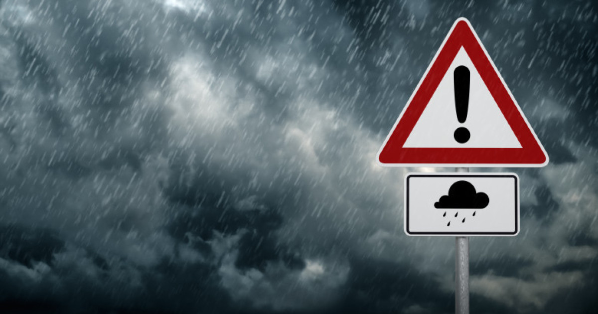 Iată o variantă reformulată a titlului: “AVERTISMENT METEO: Administrația Națională de Meteorologie anunță un cod de atenționare pentru furtuni și vânt puternic. Regiunile afectate”