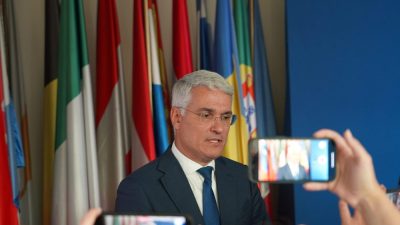 Pîslaru: Uniunea Europeană aplaudă prezentul guvern şi determinarea de care dăm dovadă, privind implementarea măsurilor “nepopulare”
