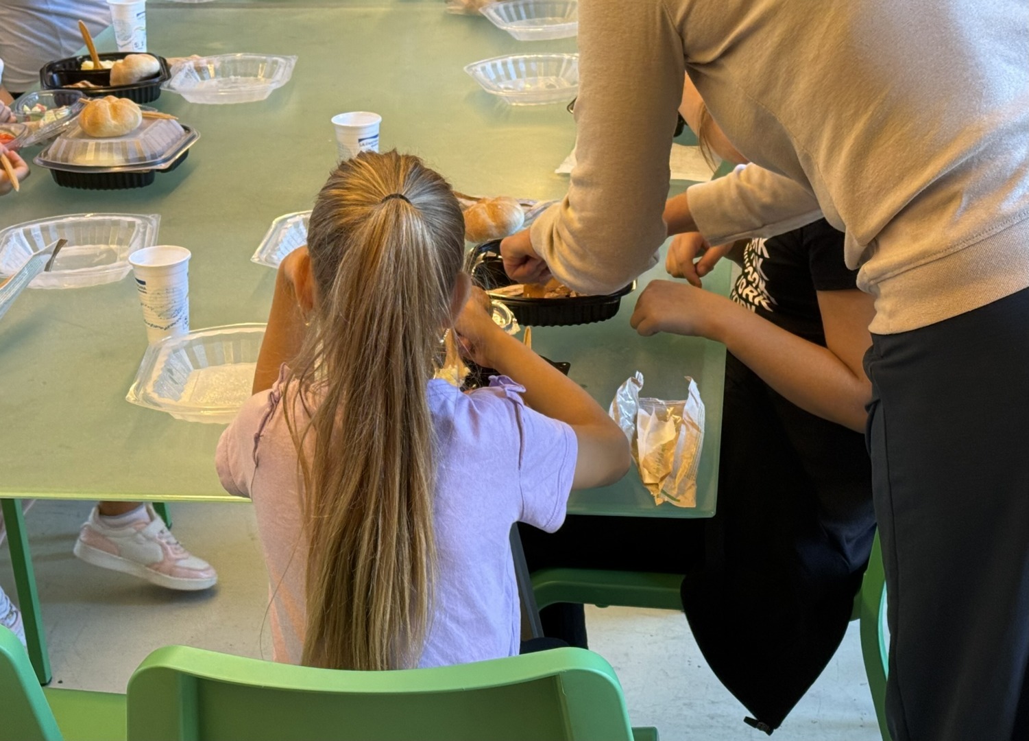 Când NU POT se transformă în DESEMNAREA SUCCESULUI: modul în care KFC sprijină copiii din Ferentari să-și recapete entuziasmul pentru învățareea noastră”