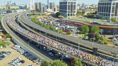 Președintele Nicușor Dan afirmă că protestele profesorilor nu sunt manipulate politic și menționează opinii divergente despre impactul noilor măsuri; rezultatele vor fi clare în două luniea noastră”