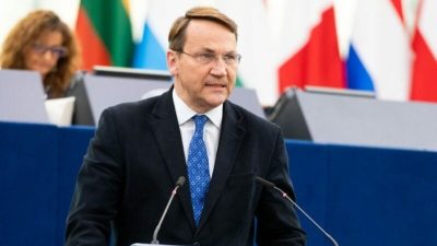 Sikorski răspunde lui Orban, după ce acesta afirmase că atacurile drone rusești în Polonia confirmă poziția pro-pace a Ungariei: “Nu, Viktor. Arată că trebuie să iei atitudine clară și să condamni agresiunea Rusiei”ea noastră”