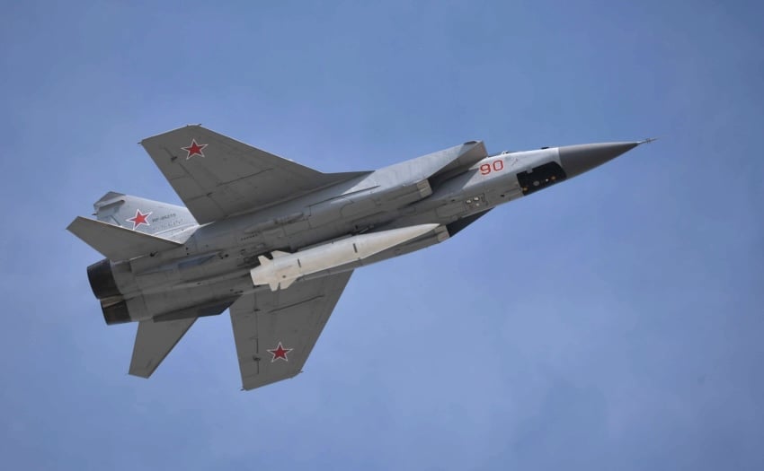 Avioane rusești MiG-31 dotate cu rachete hipersonice Kinjal realizează un zbor de patru ore în timpul exercițiilor militare „Zapad 2025”ea noastră”