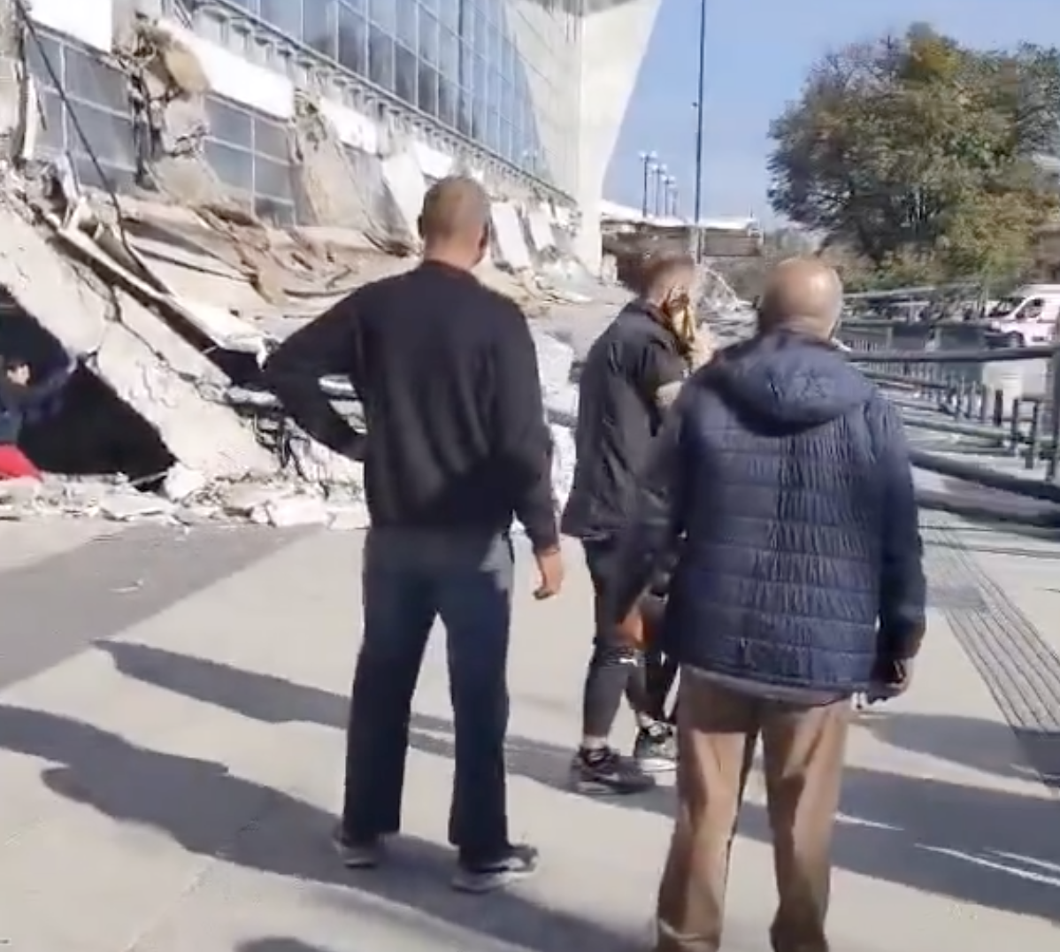 Procuratura din Novi Sad comunică încheierea anchetei privind incidentul feroviar de la gară, care a provocat 16 decese, inclusiv copii / Tragedia a declanșat proteste zilnice în Serbia din noiembrie 2024ea noastră”