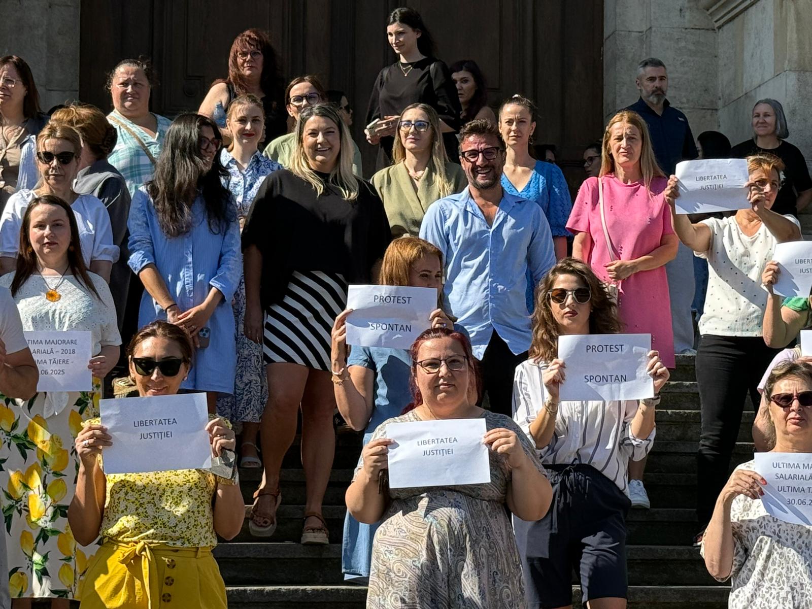Sindicaliștii din domeniul financiar organizează sâmbătă un protest în fața Ministerului Finanțelor, cerând zece revendicări, printre care finanțarea adecvată a instituțiilor, stabilirea unor norme realiste pentru muncă și o digitalizare eficientăea noastră”