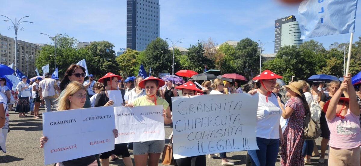 Imagini din noul protest al sindicatelor din educație în Piața Victoriei, cu scandări de “Demisia” și apeluri la sprijinea noastră”