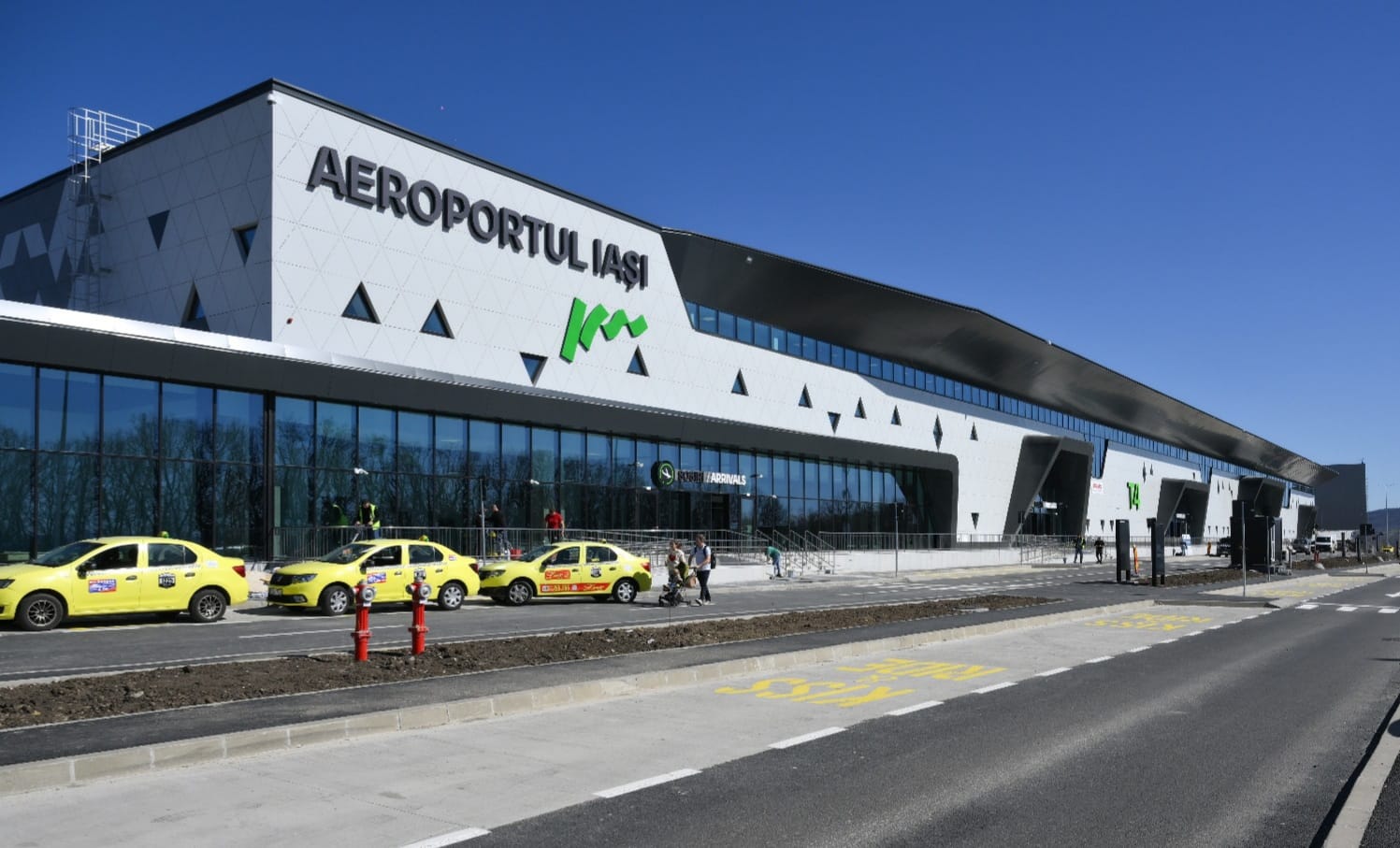 Peste 40 de zboruri charter pentru pelerini din Israel vor avea destinația sau plecarea de pe aeroportul din Iași până la sfârșitul lunii septembrie, iar credincioșii se vor alătura pelerinajului religios de la Uman, în Ucrainaea noastră”