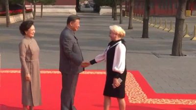 Ambasada Chinei a mulțumit fostelor Prime Ministere PSD, Adrian Năstase și Viorica Dăncilă, pentru prezența la întâlnirea de la Beijing alături de lideri precum Vladimir Putin și Kim Jong Unea noastră”