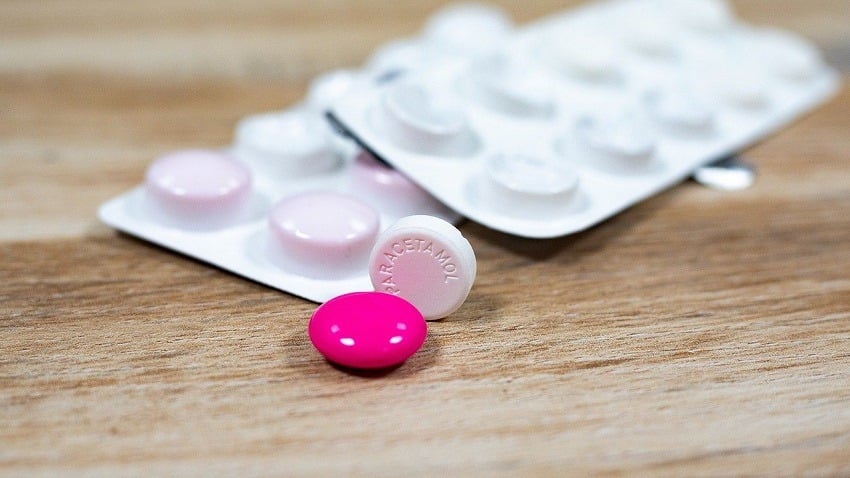 Administrația Trump va anunța o legătură între consumul de paracetamol în timpul sarcinii și autismul la copii, deși cercetătorii afirmă că nu există conexiuneștiea noastră”