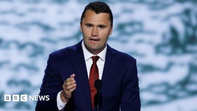 Activist conservator împușcat la evenimentul de pe campusul universitar din Utah, Charlie Kirk