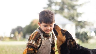 Raport al autorității sanitare din SUA sugerează o asociere între autism, utilizarea de Tylenol și lipsa anumitor vitamine în timpul sarciniiea noastră”