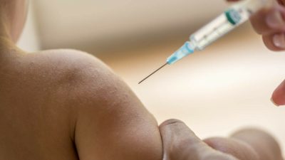 Medic de familie: reducerea acoperirii vaccinale pentru majoritatea imunizărilor recomandate copiilor în primii ani de viațăea noastră”