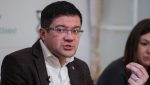 Costel Alexe, șeful Consiliului Județean Iași, afirmă că proiectul de modernizare a spitalului „Sf. Maria” a îndeplinit cerințele tehnice și a fost aprobat de Direcția de Sănătate Publică, iar investiția totală s-a ridicat la 138 de milioane de lei; el consideră o exagerare necesitatea instalării a încă 12 chiuvete.ea noastră”