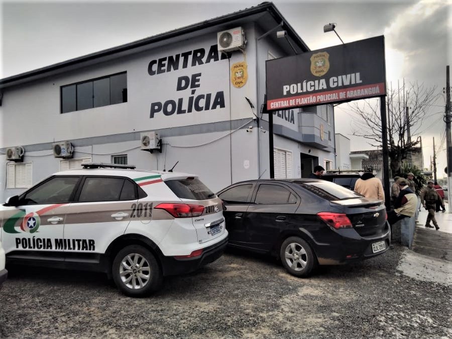 Bărbat amenință mama cu moartea, provoacă pagube la locul de muncă al fostei soții și este arestat în Turvo.