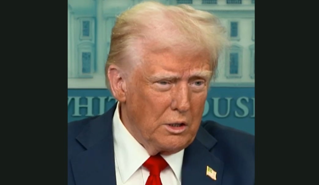 Donald Trump confirmă adevărul despre starea sa de sănătate în prima ieșire publică după o săptămână, contrazicând zvonurile de tip “fake news”ea noastră”