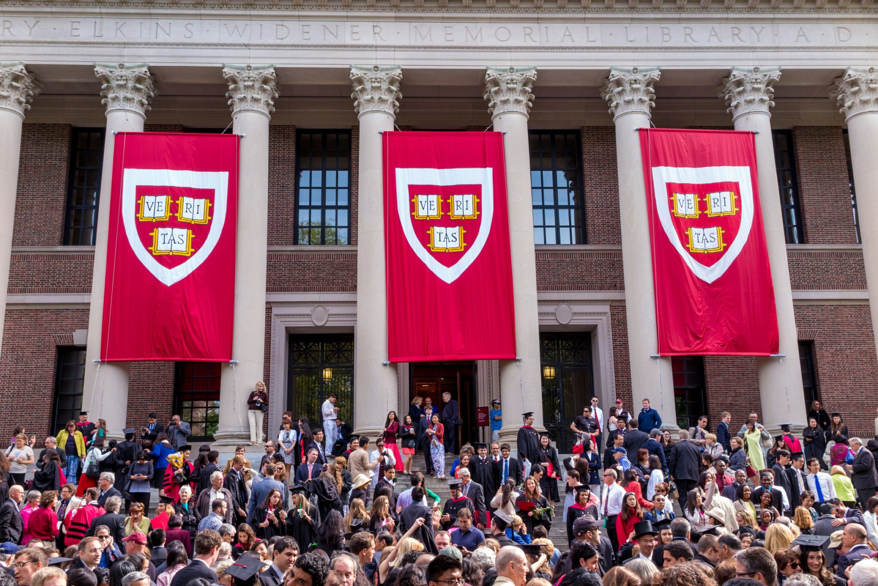 Fosta conducătoare a Universităţii Harvard acuză administraţia Trump că atacă instituţiile de învățământ americane precum guvernele autoritareea noastră”
